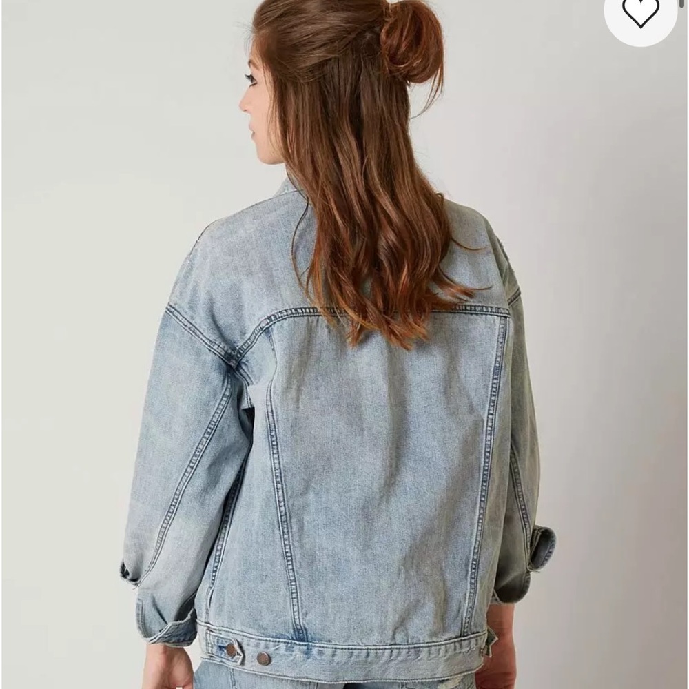Free People Denim Trucker Jacket Button Front Womens XS Washed Blue - Picture 3 of 14